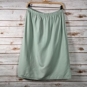 Plus |Rayon Polyester Blend MIDI Length Mint Green Skirt with Back Slit |Size 14